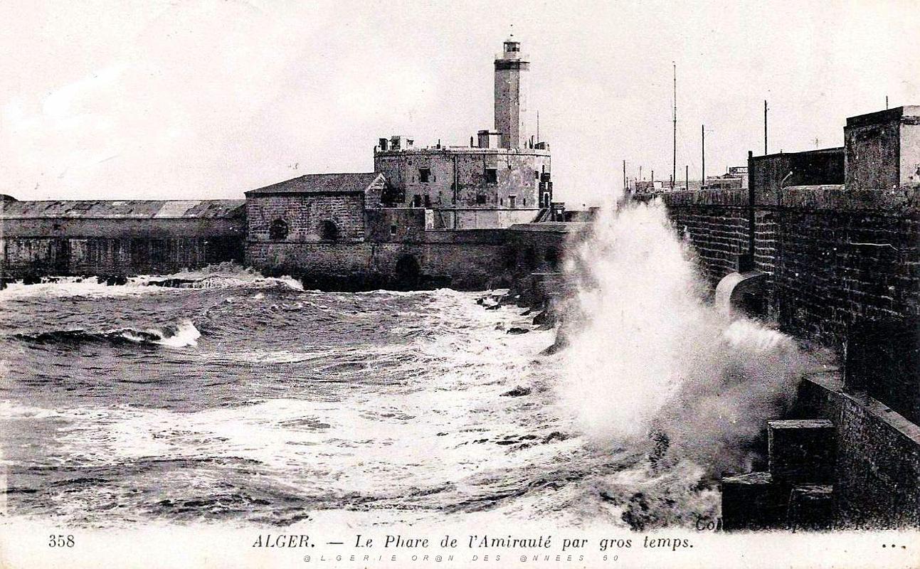 Alger - Amiraute - Phare par gros temps.jpg